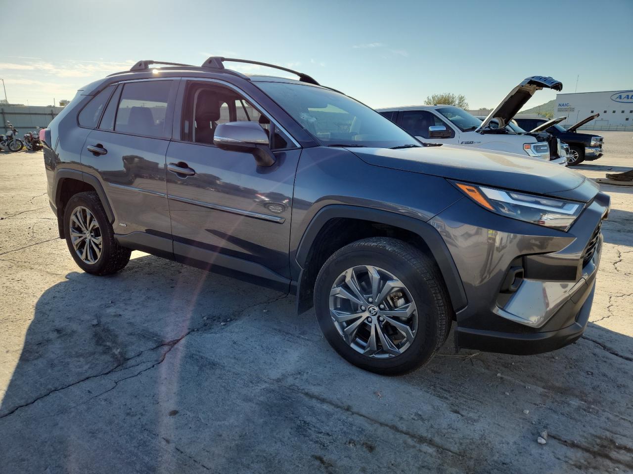 TOYOTA RAV4 XLE PREMIUM