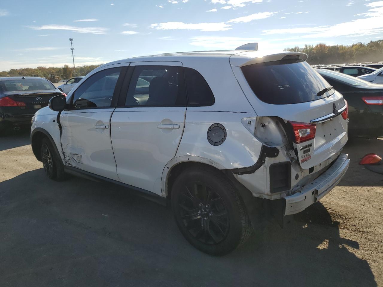 MITSUBISHI OUTLANDER ES