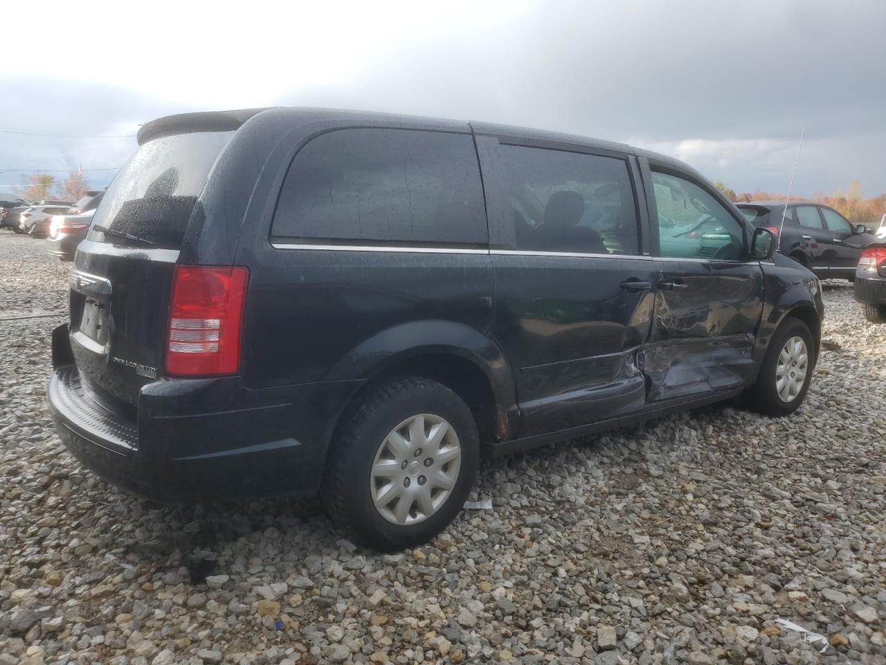 CHRYSLER TOWN & COUNTRY LX
