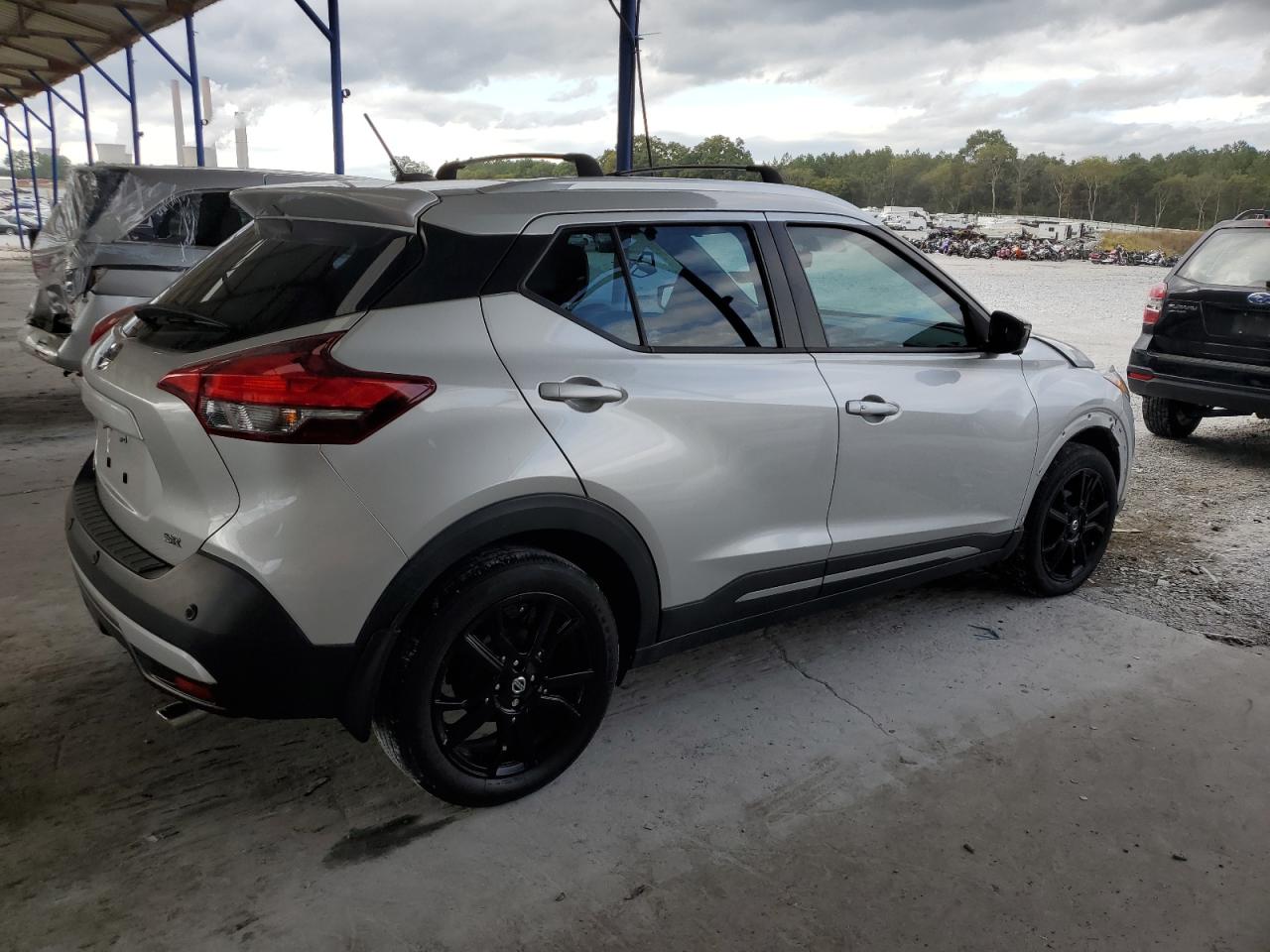 NISSAN KICKS SR