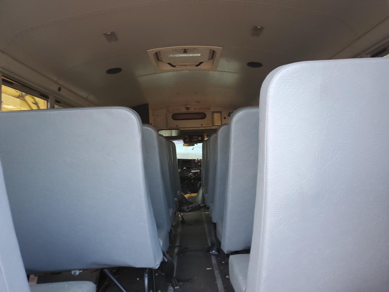 Lot #3271587400 2012 CHEVROLET MINOTOUR G3500