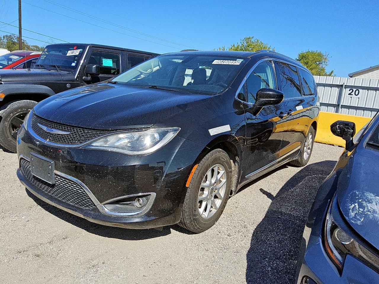 CHRYSLER PACIFICA TOURING L