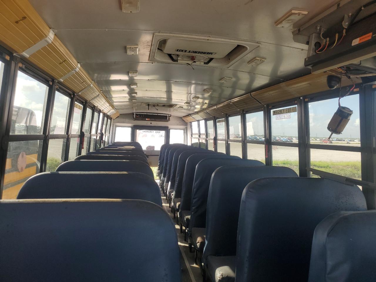 Lot #3273851183 2009 FREIGHTLINER SAF-T-LINER C2