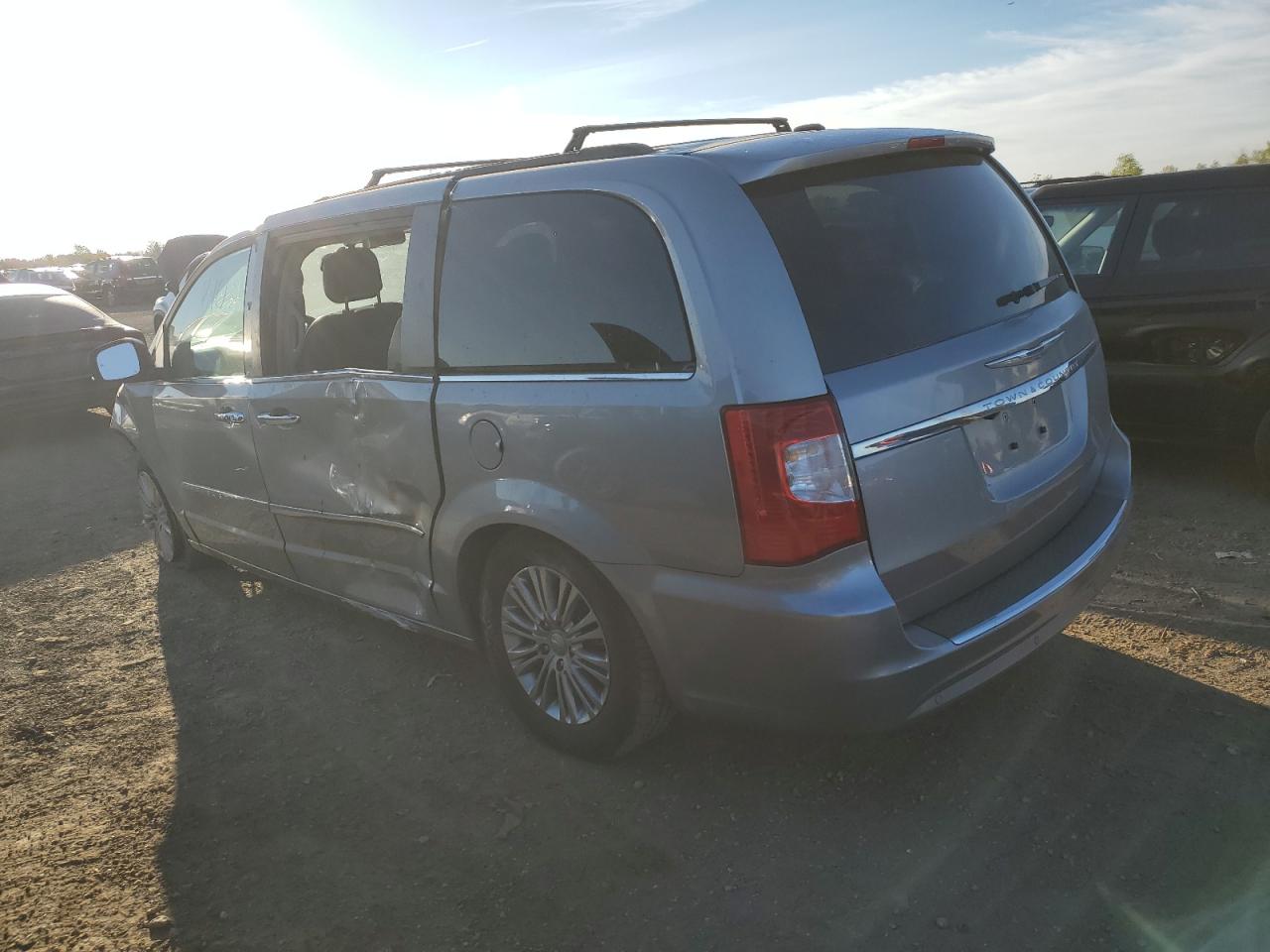 CHRYSLER TOWN & COUNTRY TOURING L