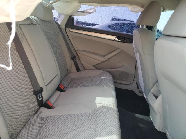 2015 VOLKSWAGEN PASSAT S - 1VWAT7A31FC063366