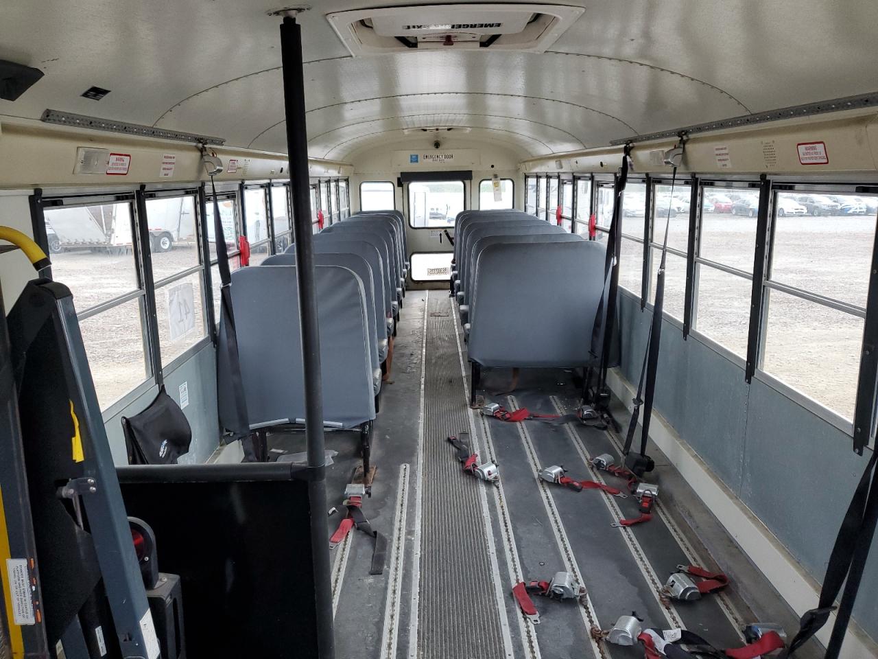 Lot #3265258989 2013 IC CORPORATION 3000 CE