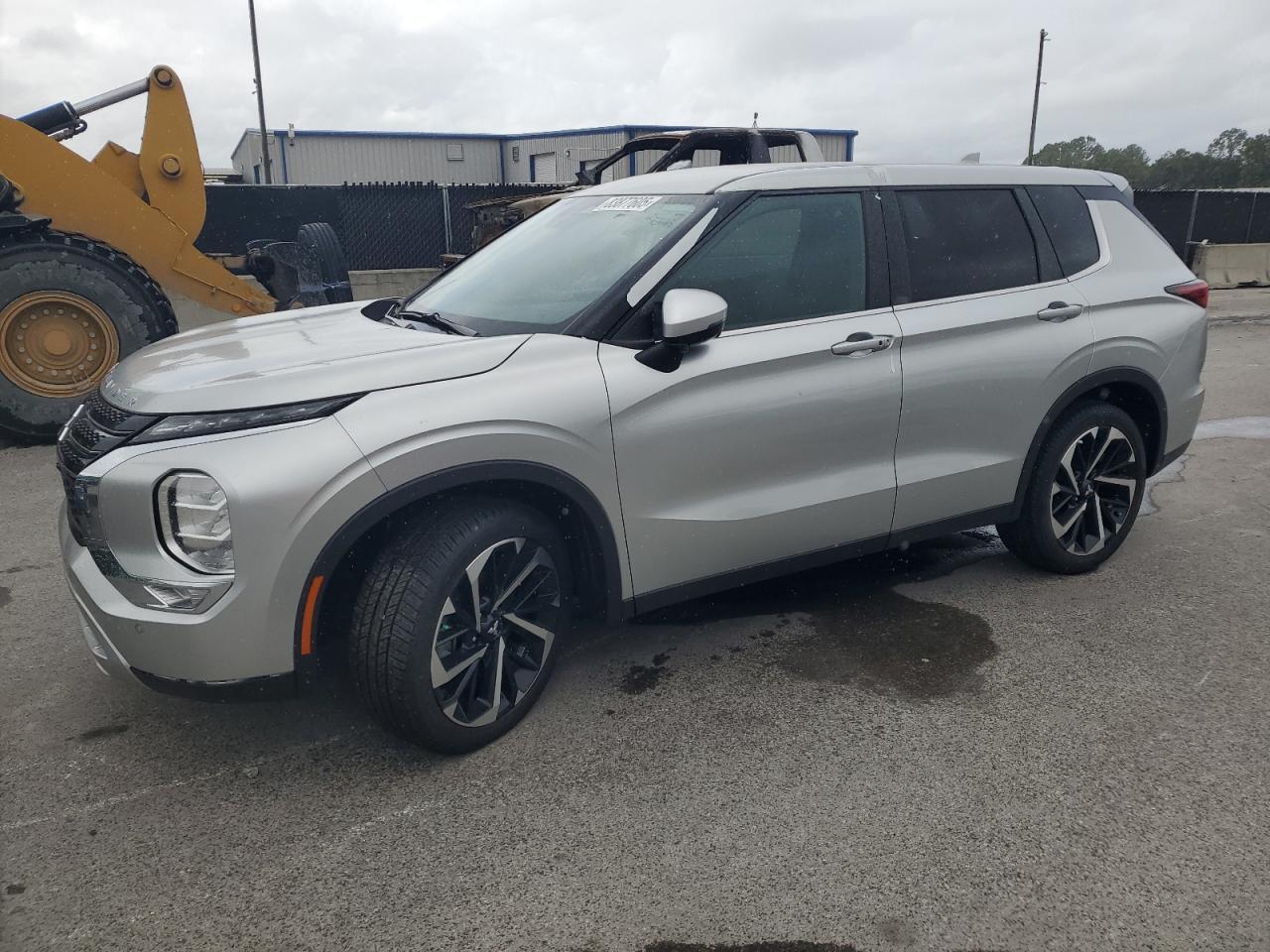 MITSUBISHI OUTLANDER SE
