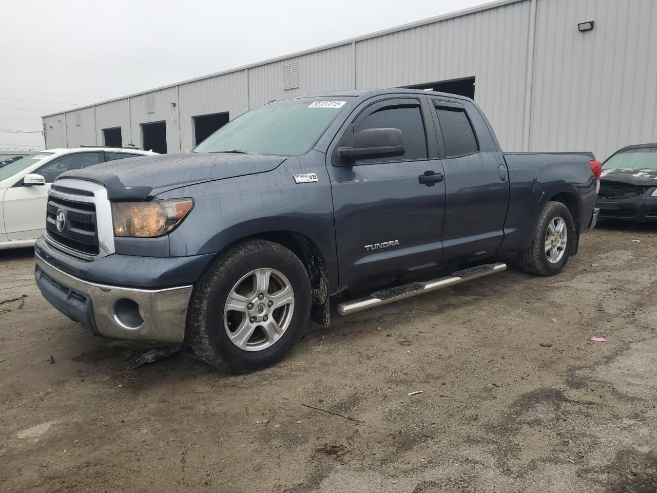 TOYOTA TUNDRA DOUBLE CAB SR5
