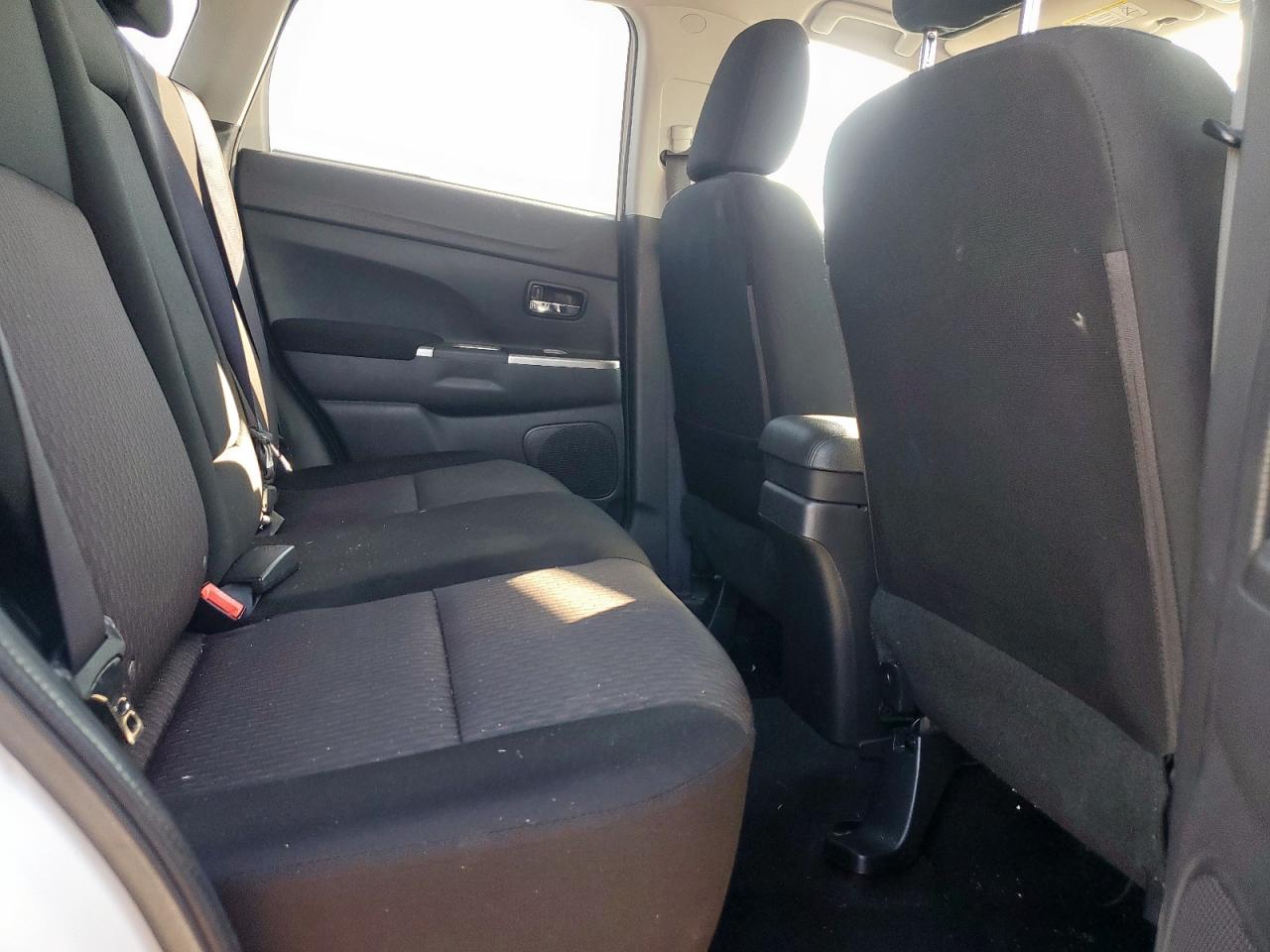 MITSUBISHI OUTLANDER ES