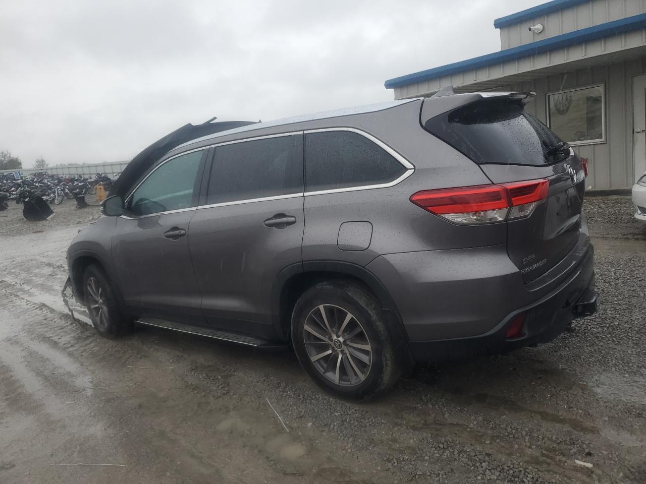 TOYOTA HIGHLANDER SE