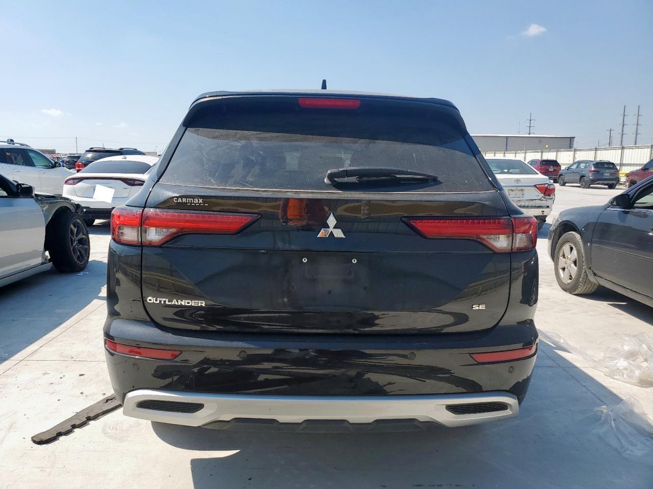 MITSUBISHI OUTLANDER SE