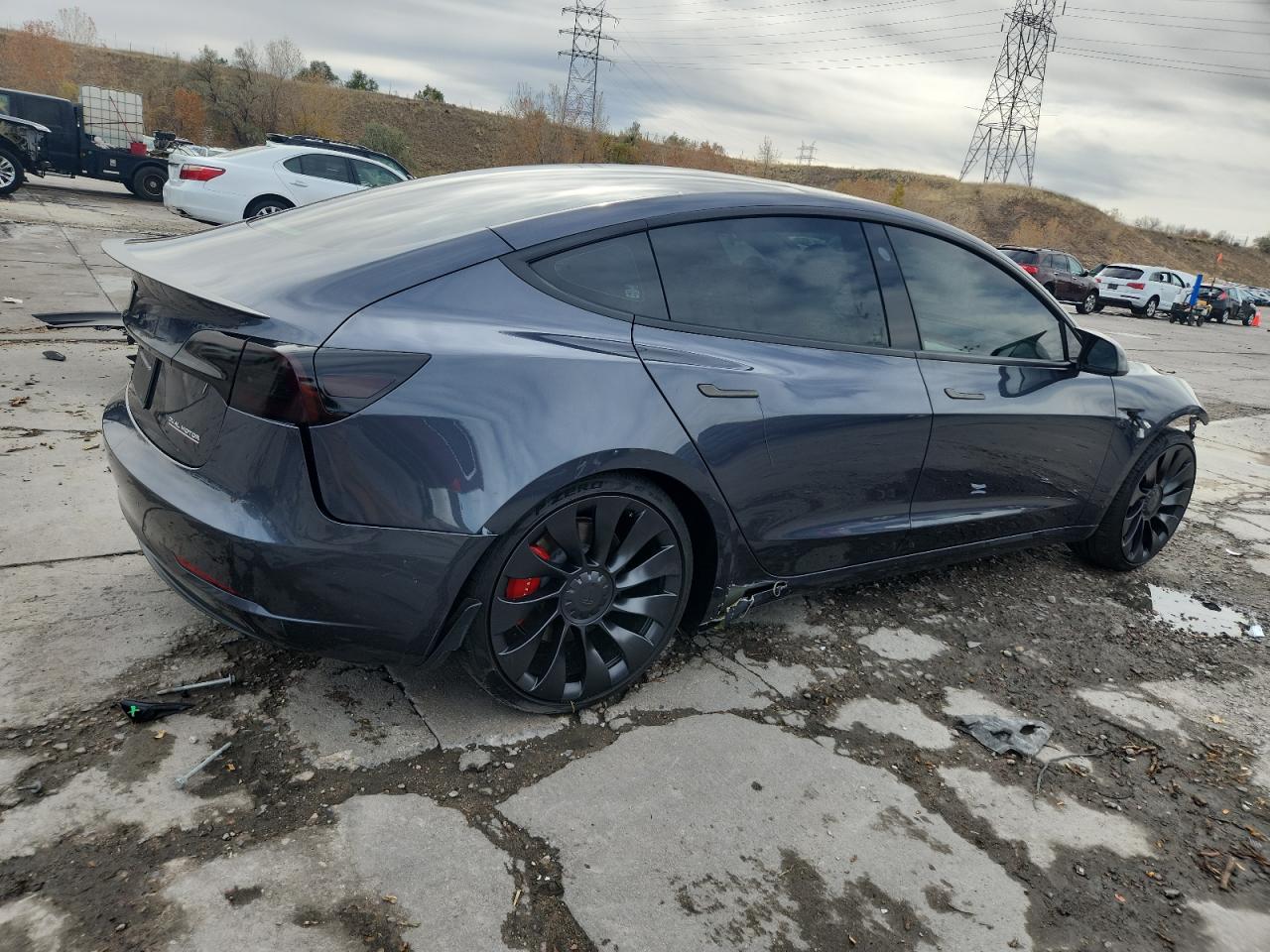 TESLA MODEL 3