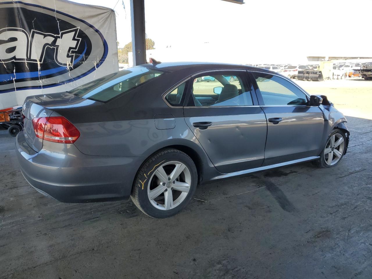 VOLKSWAGEN PASSAT SE