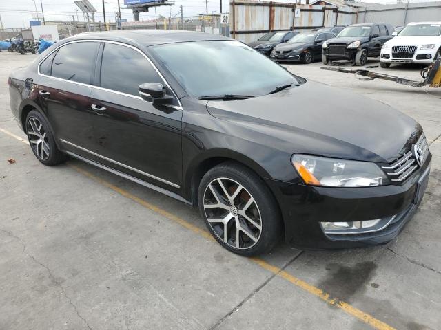 2015 VOLKSWAGEN PASSAT SEL 1VWCV7A32FC118281