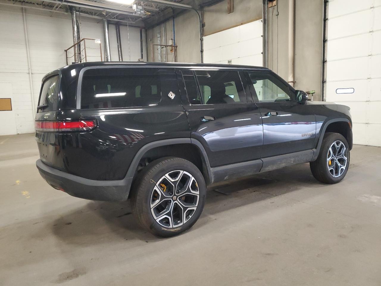 RIVIAN R1S PREMIUM