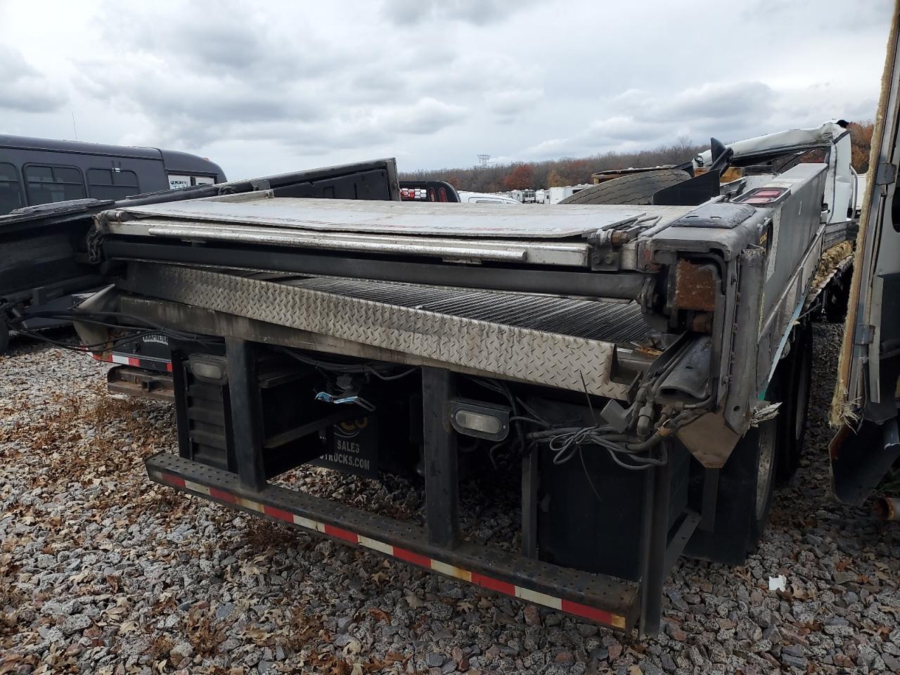 Lot #3287621021 2017 FREIGHTLINER M2 106 MED