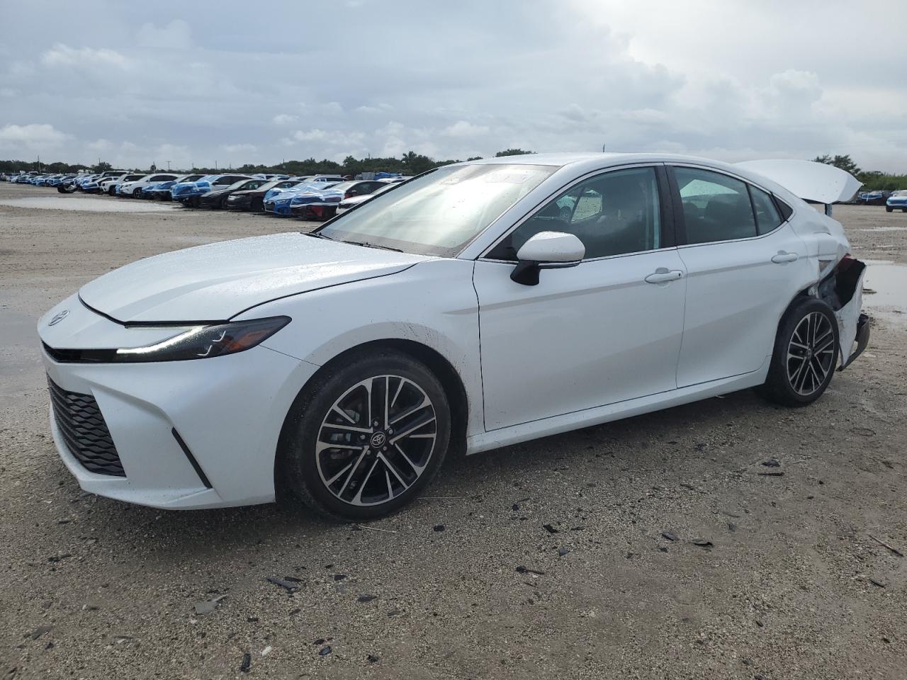 TOYOTA CAMRY XSE