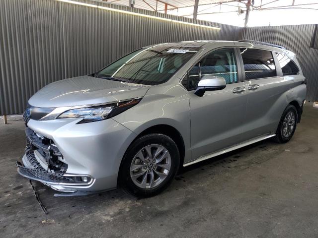 TOYOTA SIENNA XLE
