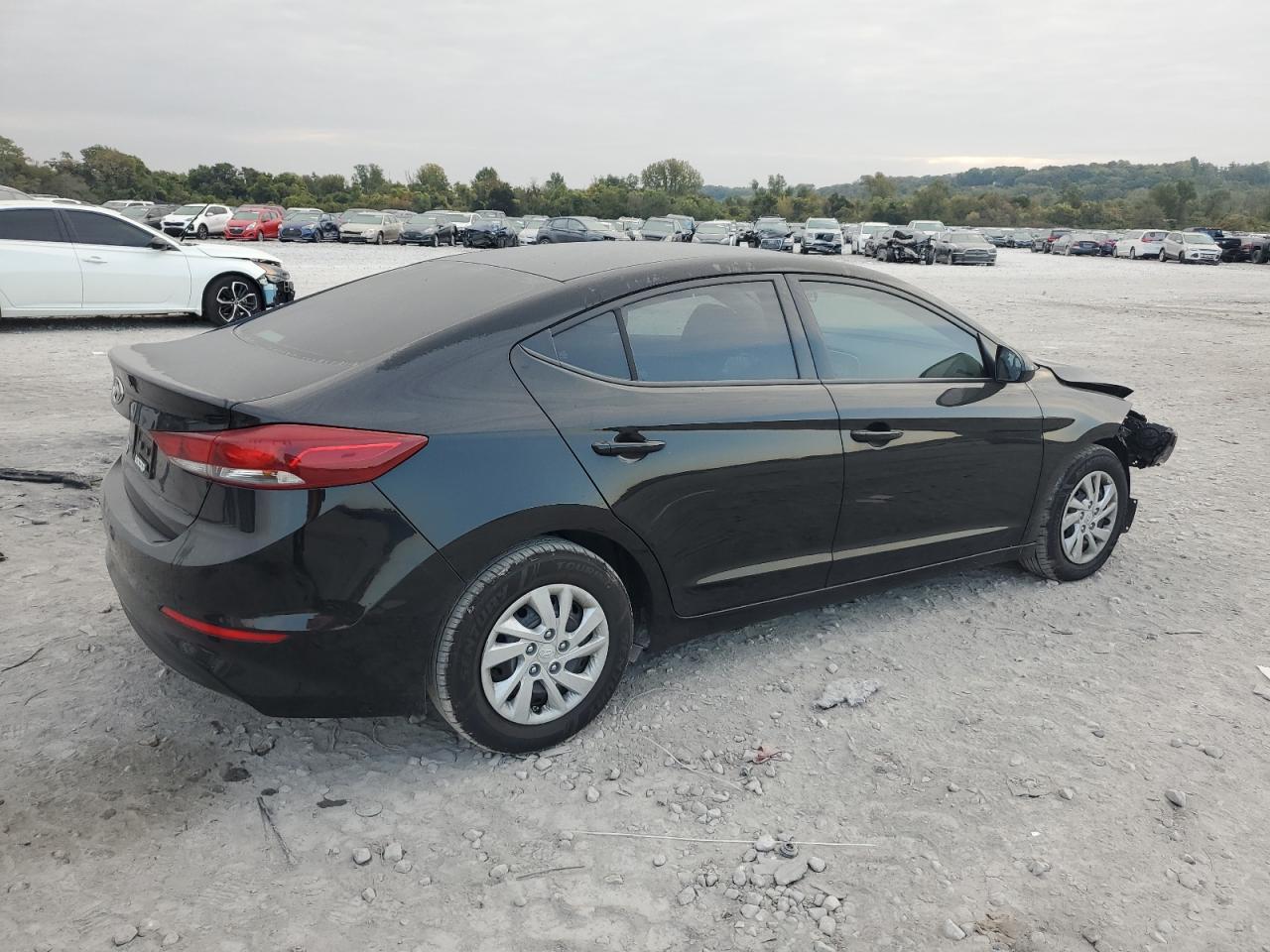 HYUNDAI ELANTRA SE