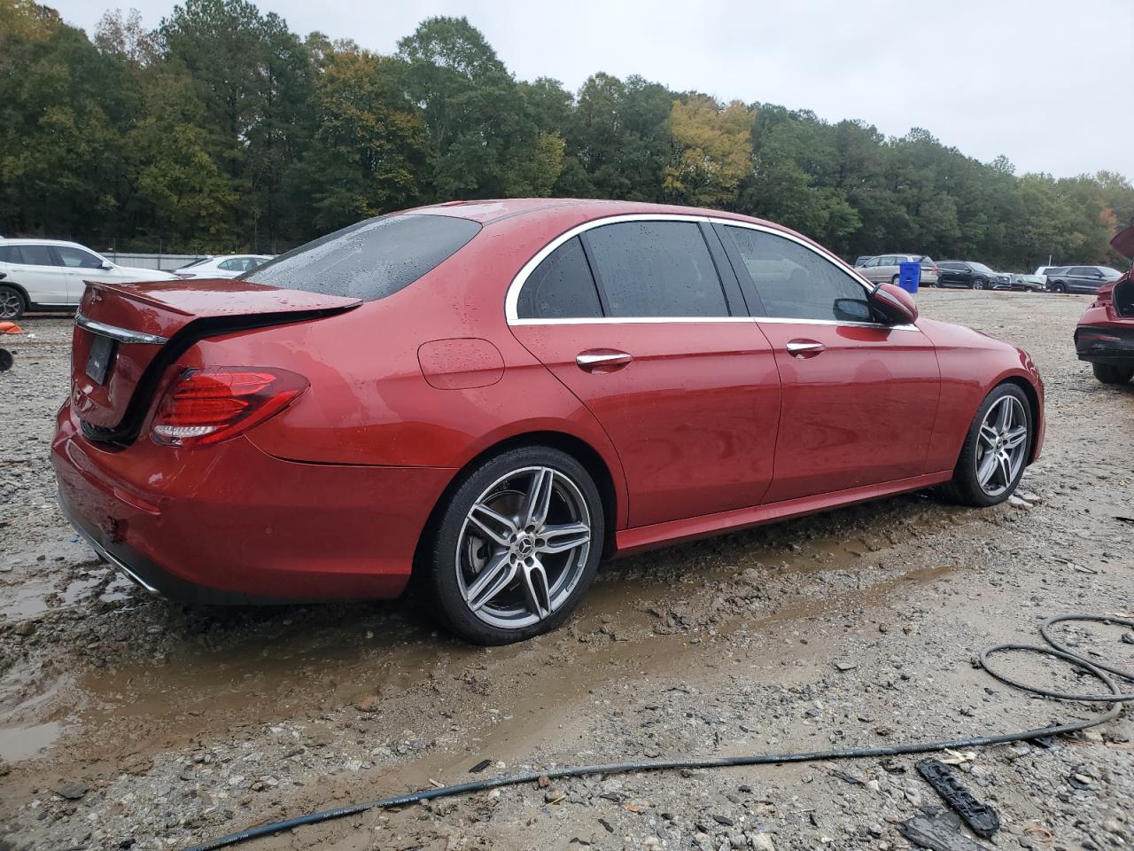 MERCEDES-BENZ E-CLASS 300