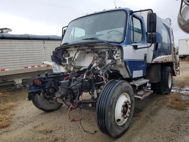 Global Auto Auctions: 2004 FREIGHTLINER M2 106 MED