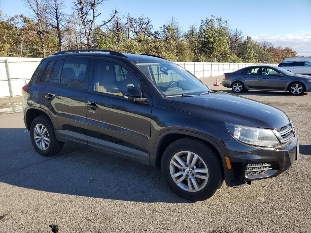VOLKSWAGEN TIGUAN S