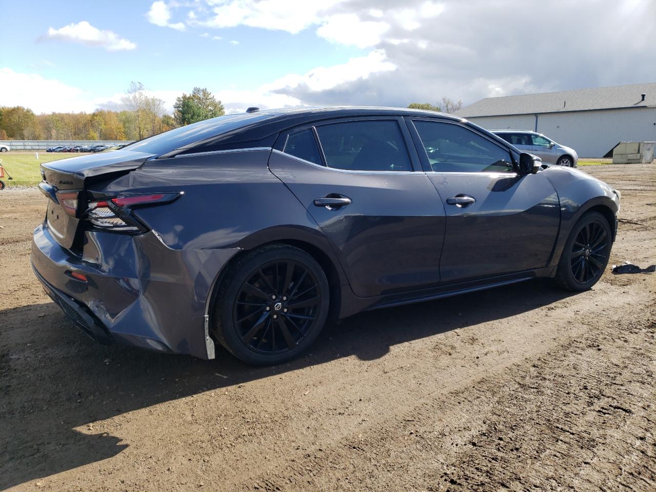 NISSAN MAXIMA PLATINUM