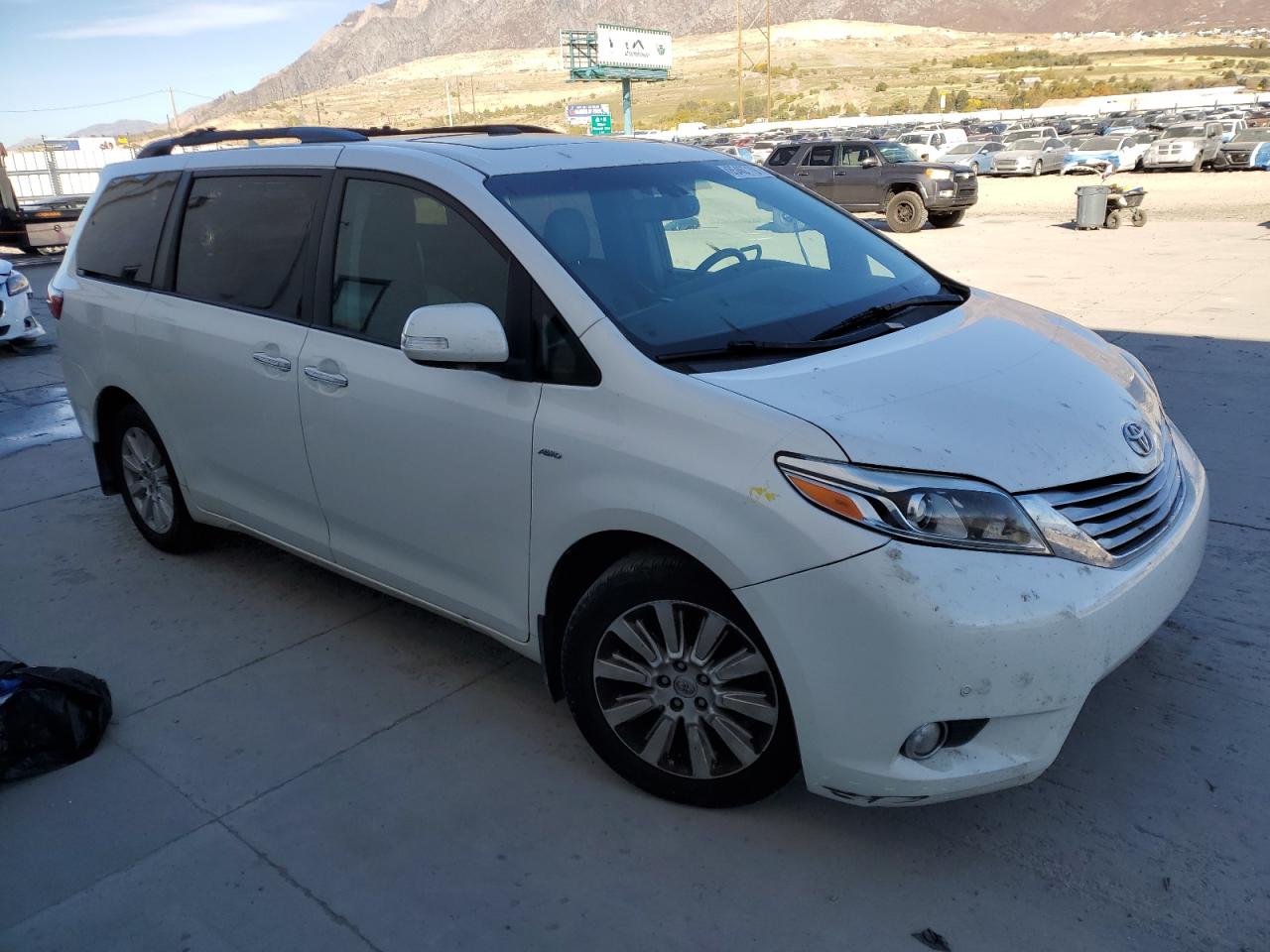 TOYOTA SIENNA XLE