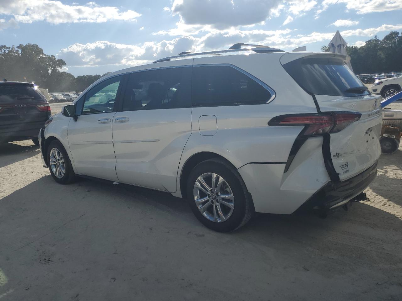 TOYOTA SIENNA LIMITED