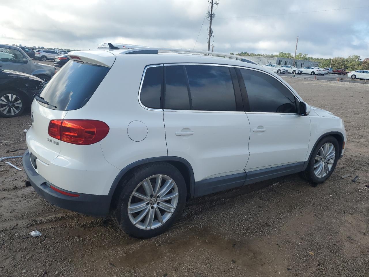VOLKSWAGEN TIGUAN S