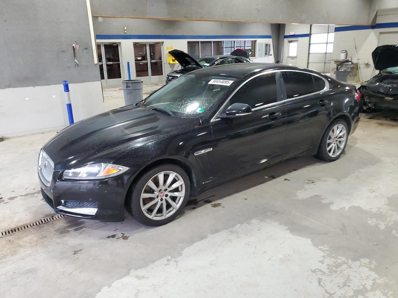 JAGUAR XF 2.0T PREMIUM