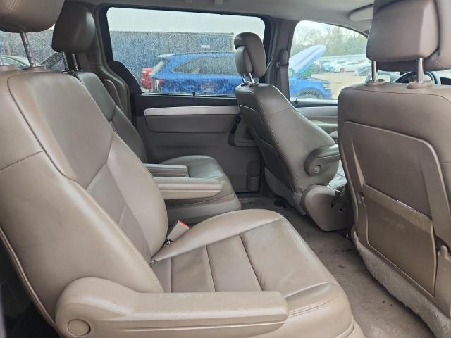 2011 VOLKSWAGEN ROUTAN SEL - 2V4RW5DG5BR804996