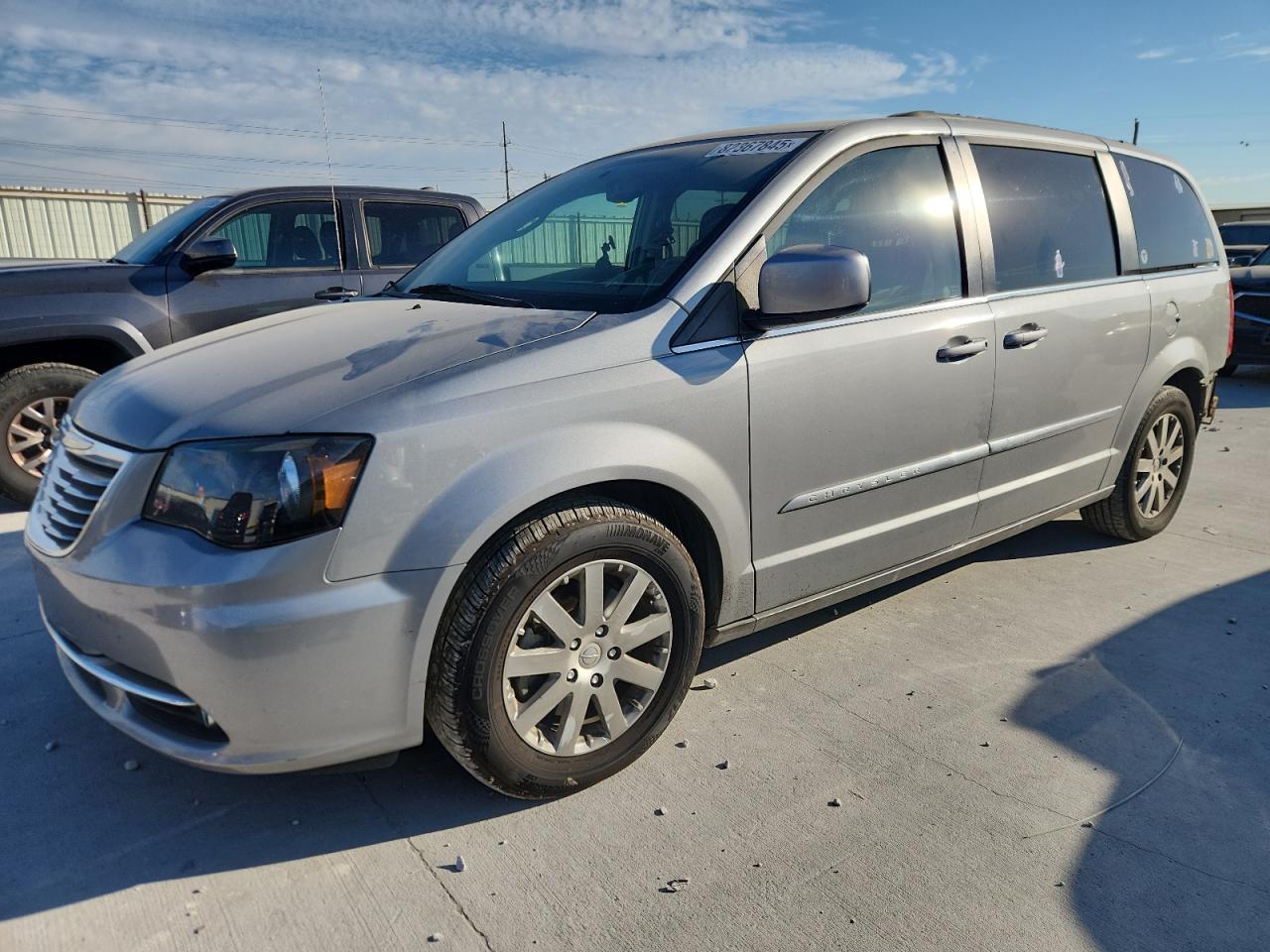 CHRYSLER TOWN & COUNTRY TOURING