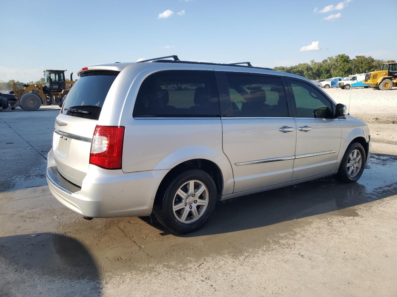 CHRYSLER TOWN & COUNTRY TOURING