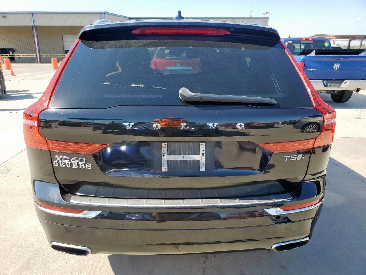 VOLVO XC60 T5 INSCRIPTION