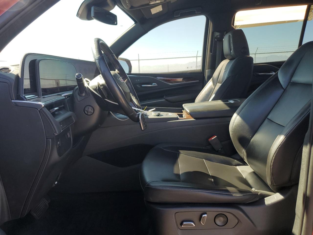 CADILLAC ESCALADE LUXURY