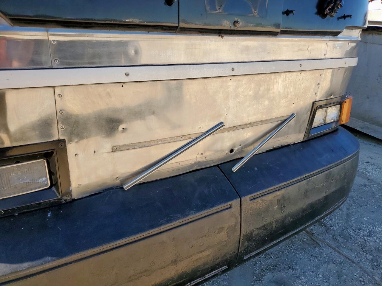 Lot #3280381968 1986 TRANSPORTATION MFG CORP. 102A3