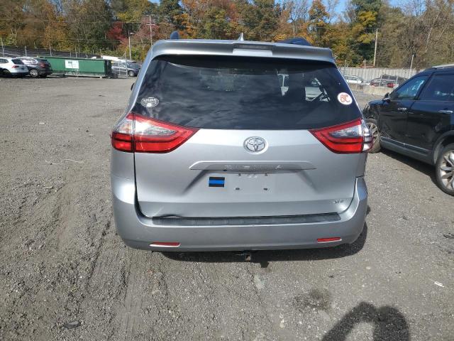 2020 TOYOTA SIENNA XLE #3305420432