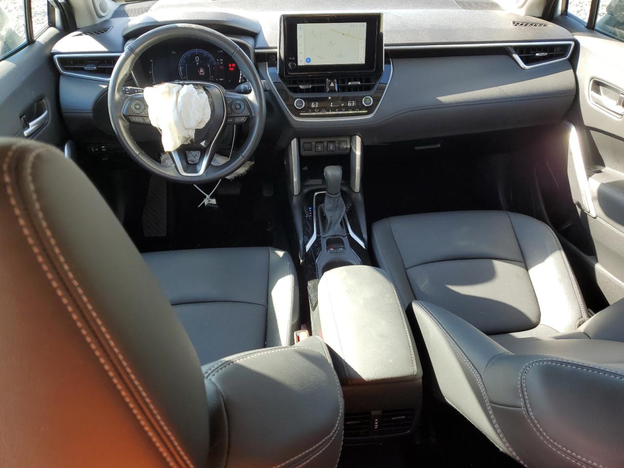 TOYOTA COROLLA CROSS XLE