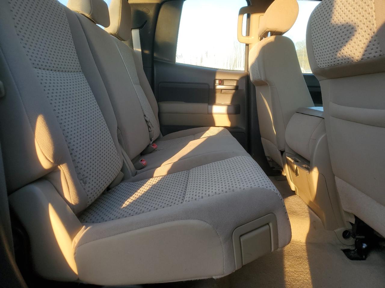 TOYOTA TUNDRA DOUBLE CAB SR5