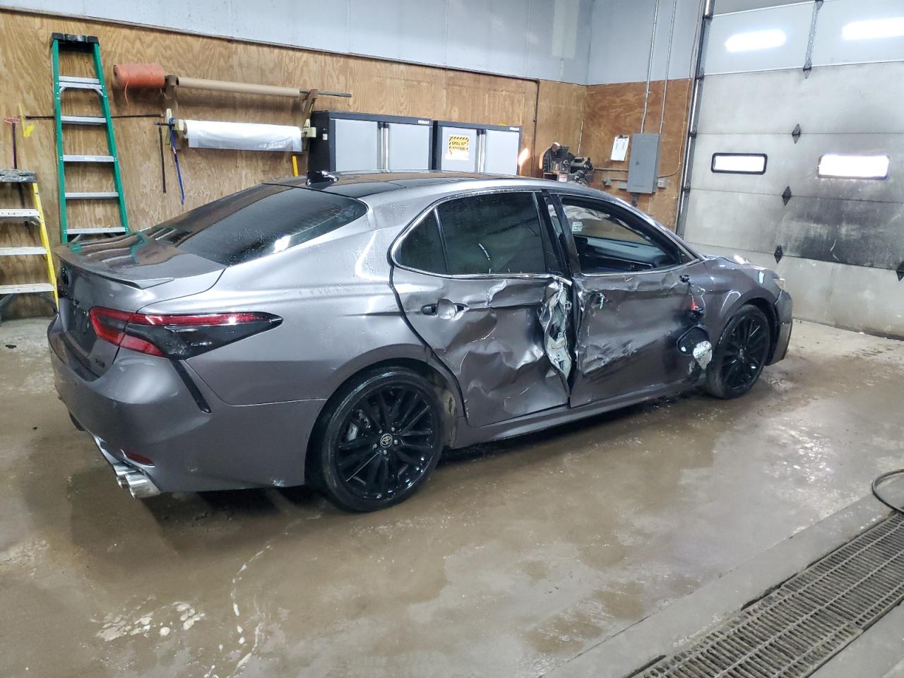 TOYOTA CAMRY TRD