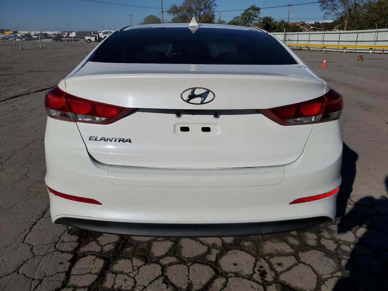 HYUNDAI ELANTRA SE