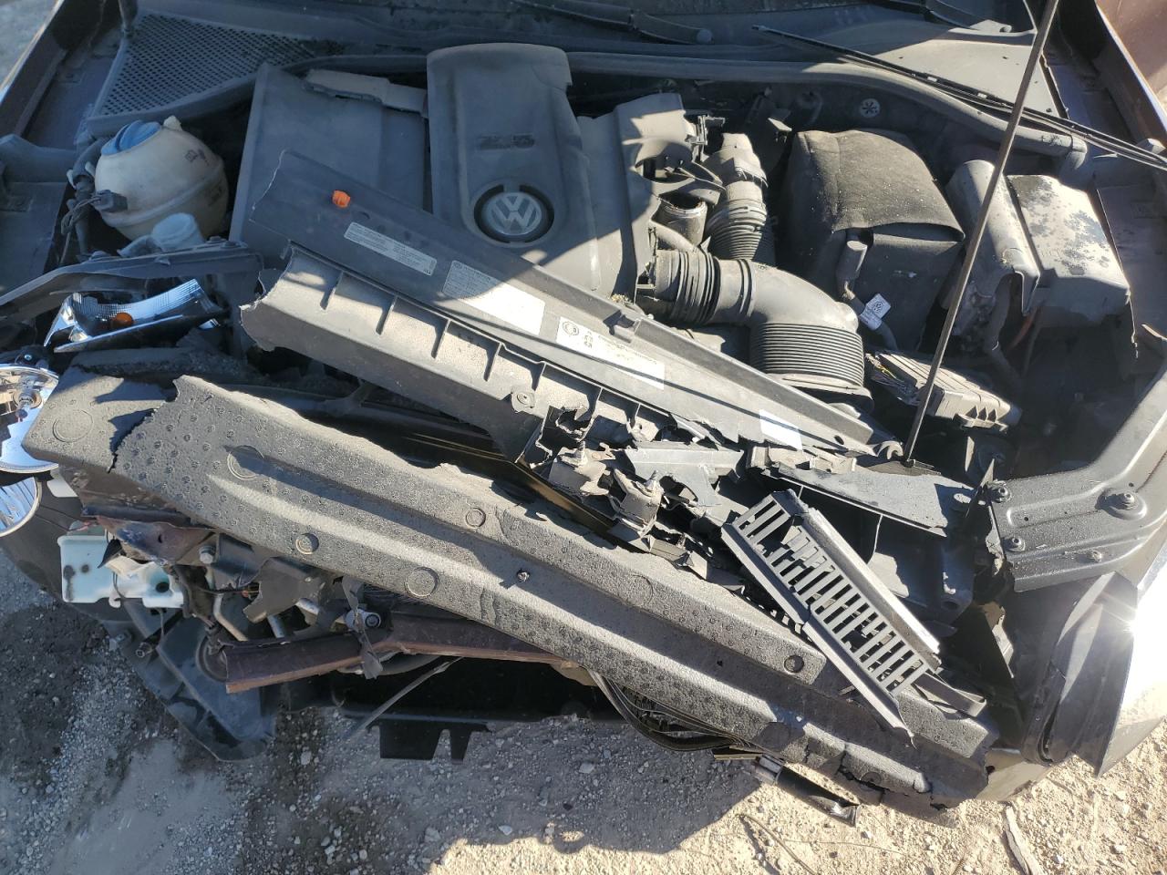 VOLKSWAGEN PASSAT SE