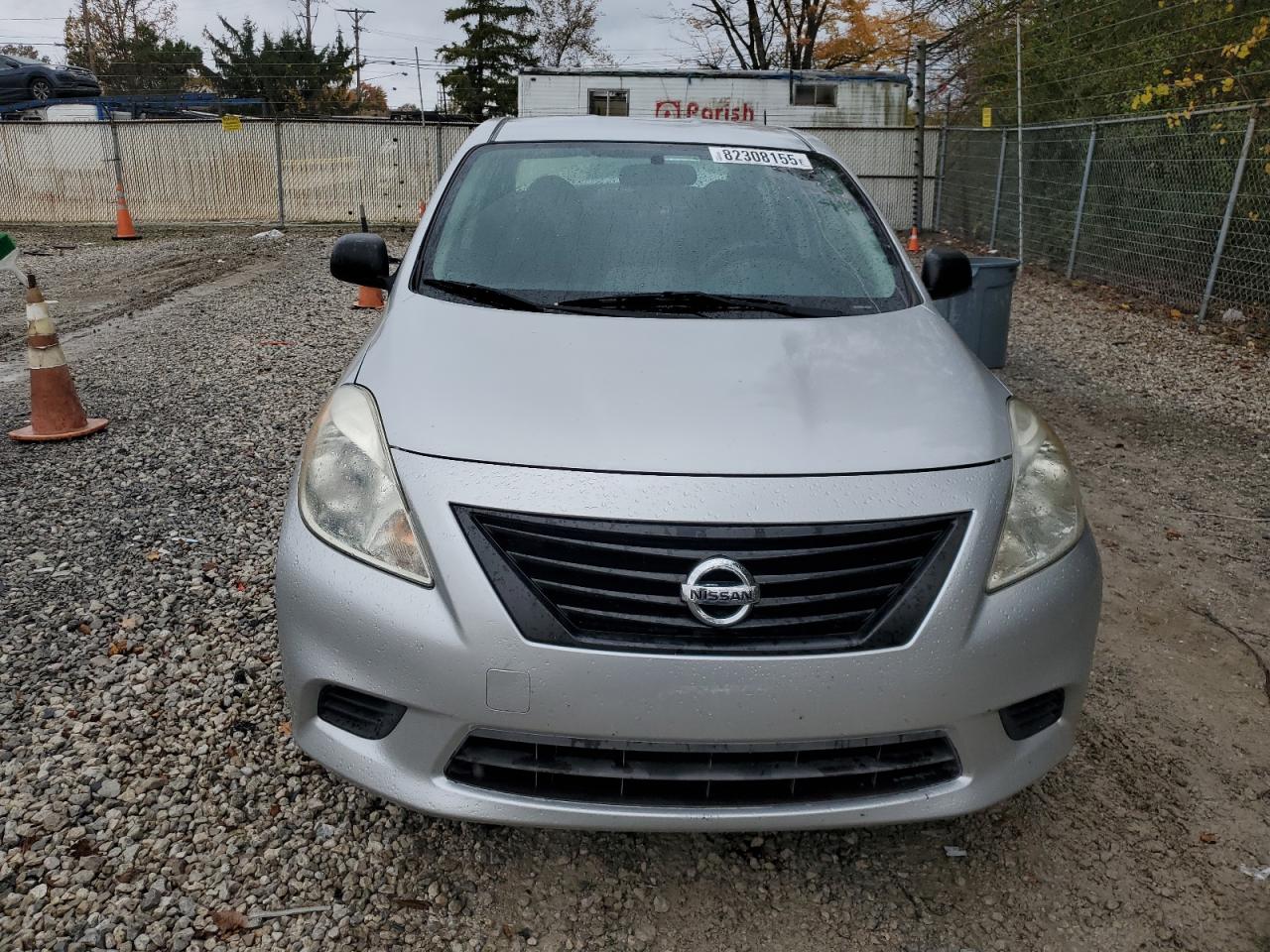 NISSAN VERSA S