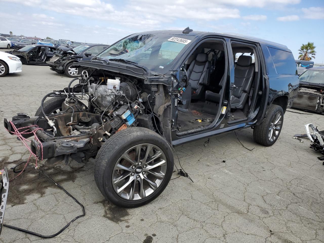 CADILLAC ESCALADE ESV PREMIUM LUXURY