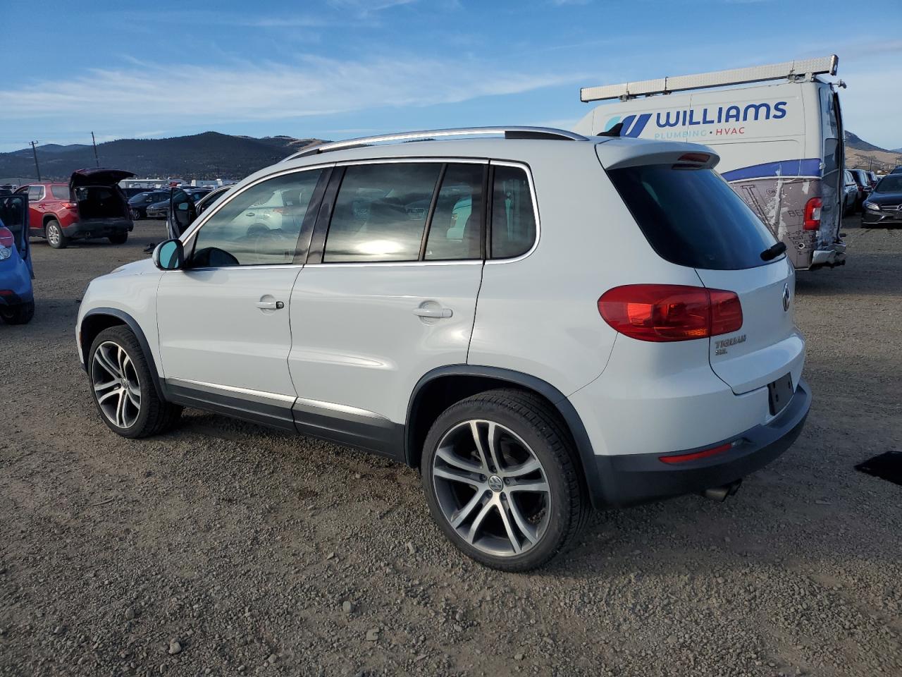 VOLKSWAGEN TIGUAN SEL