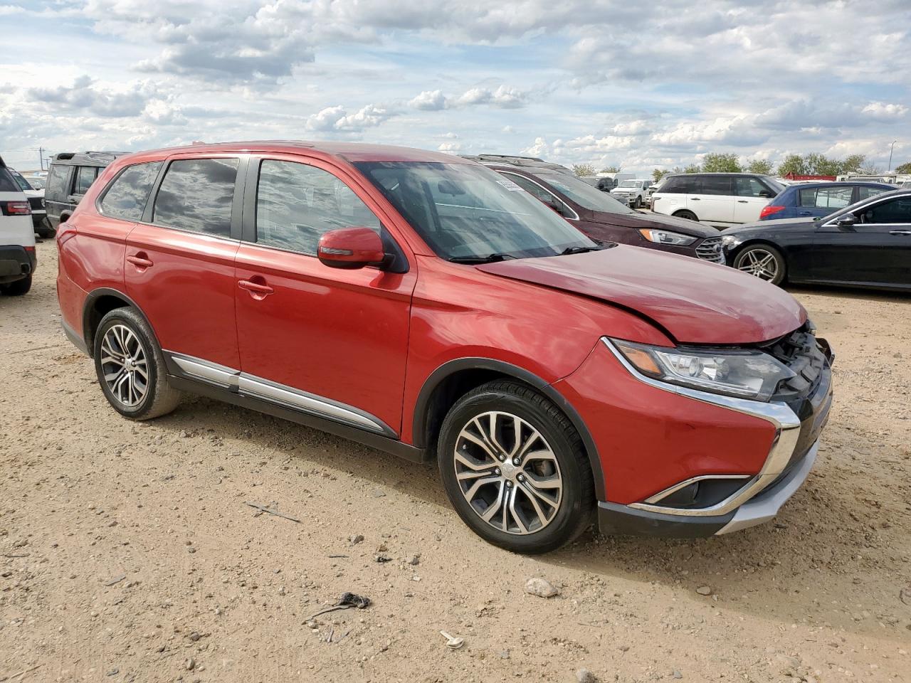 MITSUBISHI OUTLANDER SE
