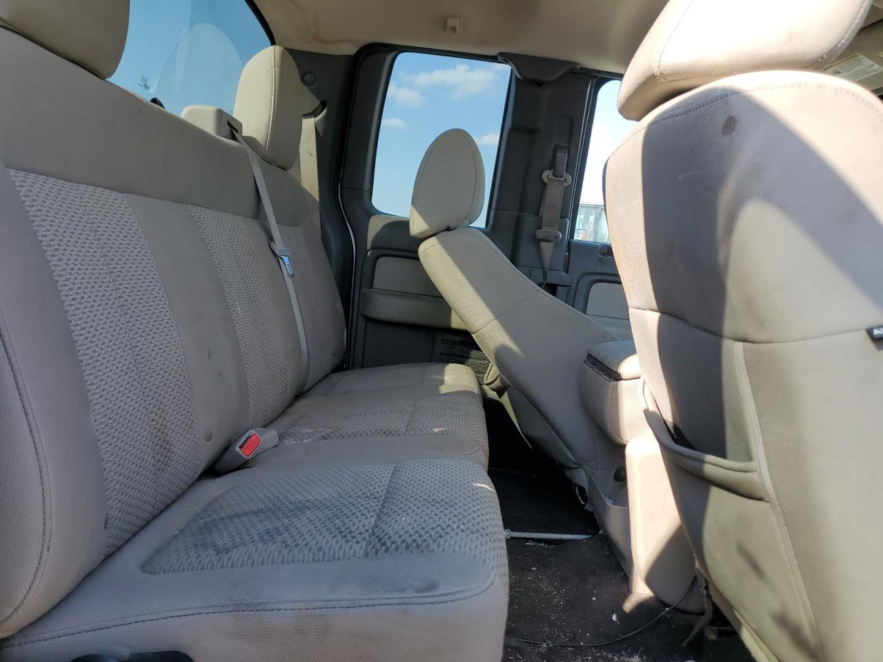 FORD F-150 SUPER CAB