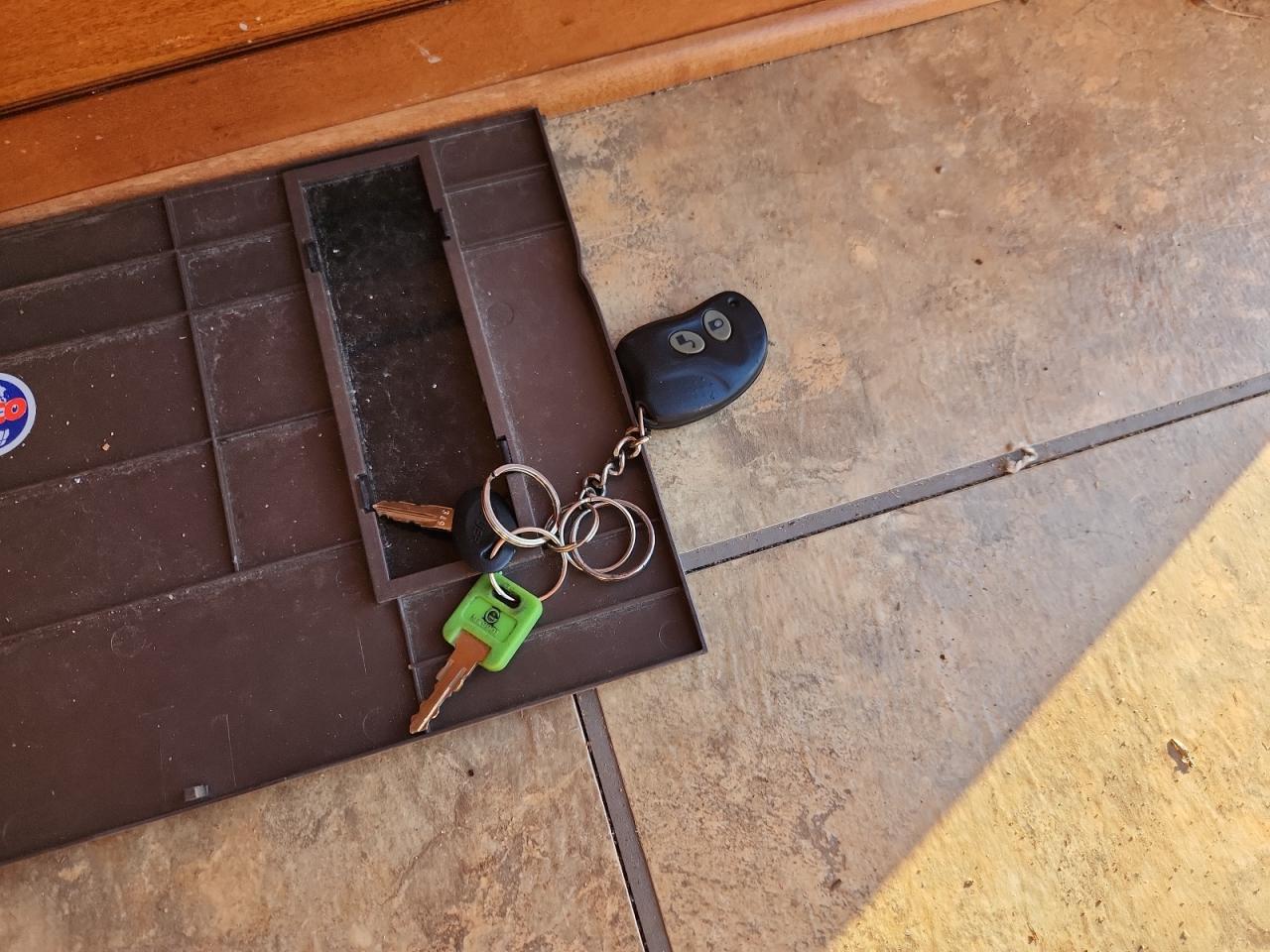 Lot #3280492140 2012 DRV MOBIL SUIT