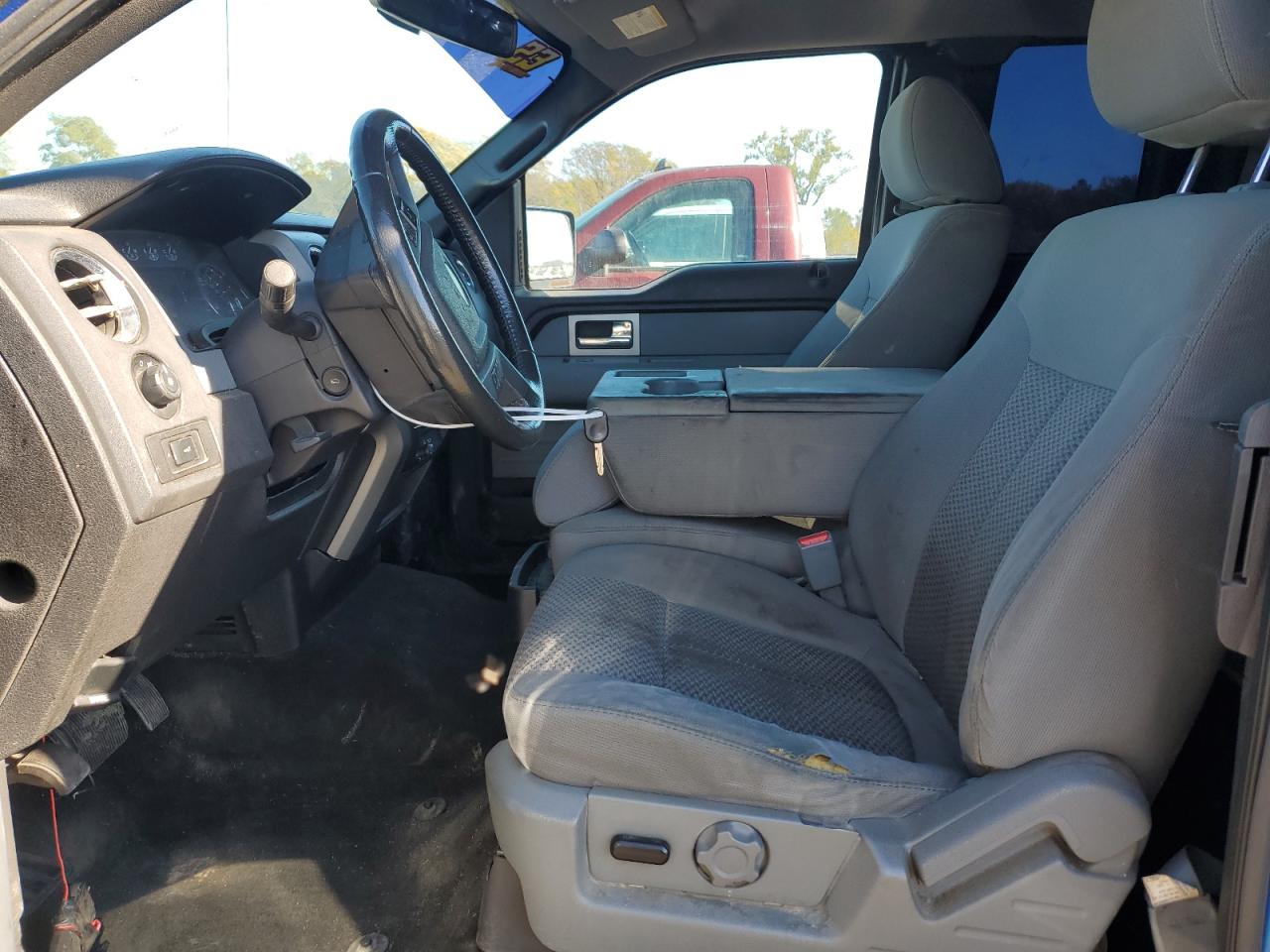 FORD F-150 SUPER CAB